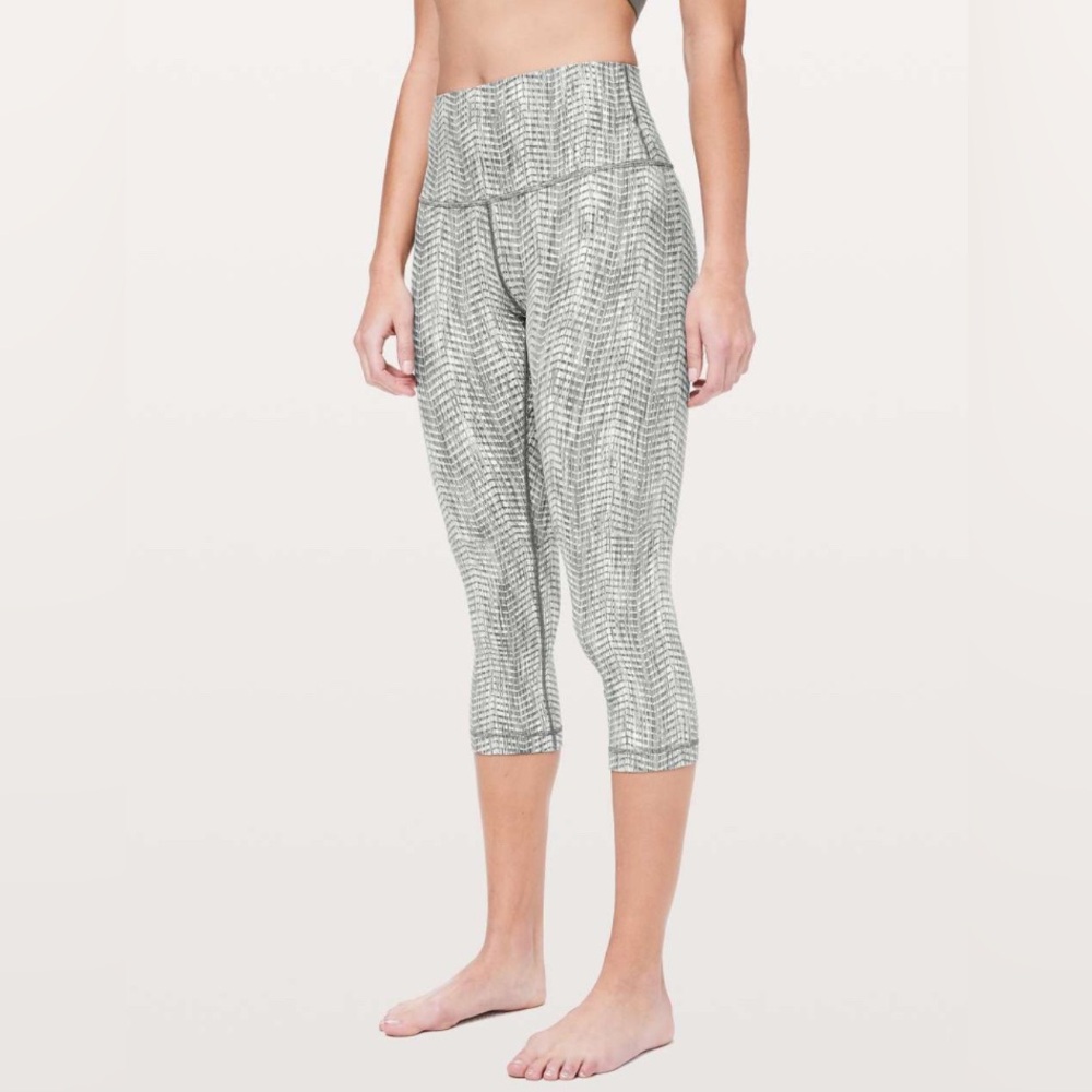 Lululemon Wunder Under Crop (High-Rise) *Full-On Luon 21" Size 4